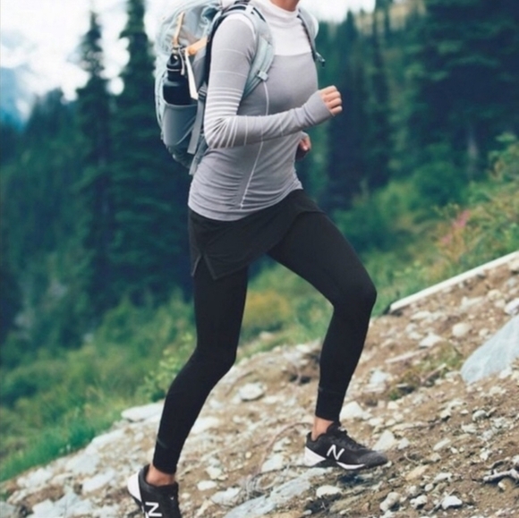 Athleta Pants - Athleta Powder Peak 2in1 Leggings Skirt Fleece Lined Pockets Black Small